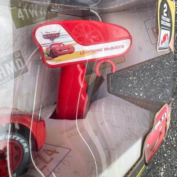 Disney Lightning McQueen RC Car - Picture 4 of 6